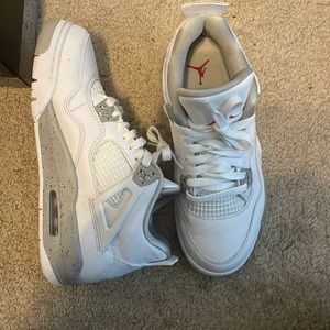 White Oreo Jordan 4